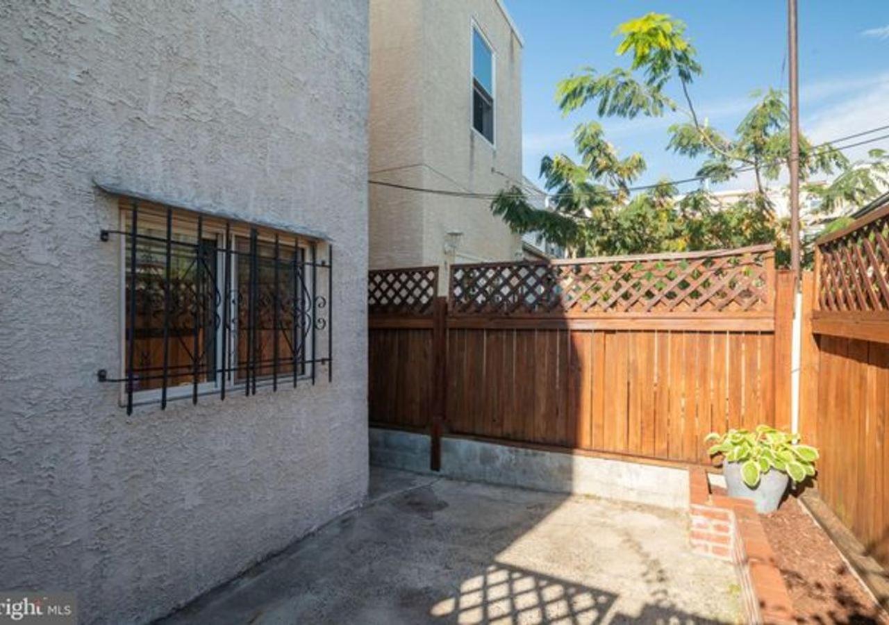 Historic Townhouse Oasis With En-suite Bathroom