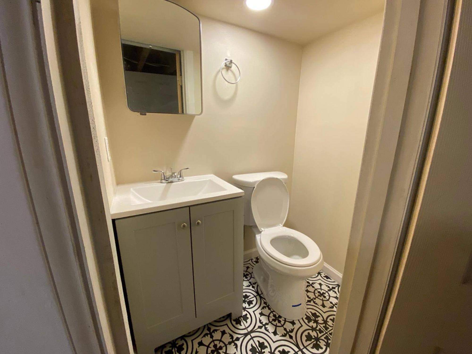 Historic Townhouse Oasis With En-suite Bathroom Filadelfia